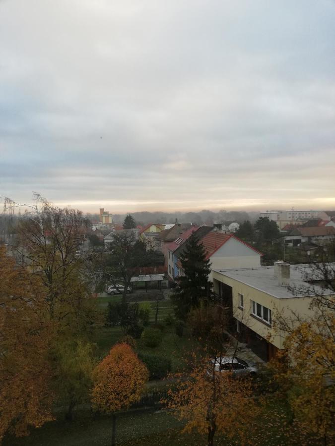 Ferienwohnung Plne Vybaveny Apartman Polni 1299 Kojetín Exterior foto